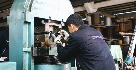 完善服務—全程有保障，華東鋼絲繩